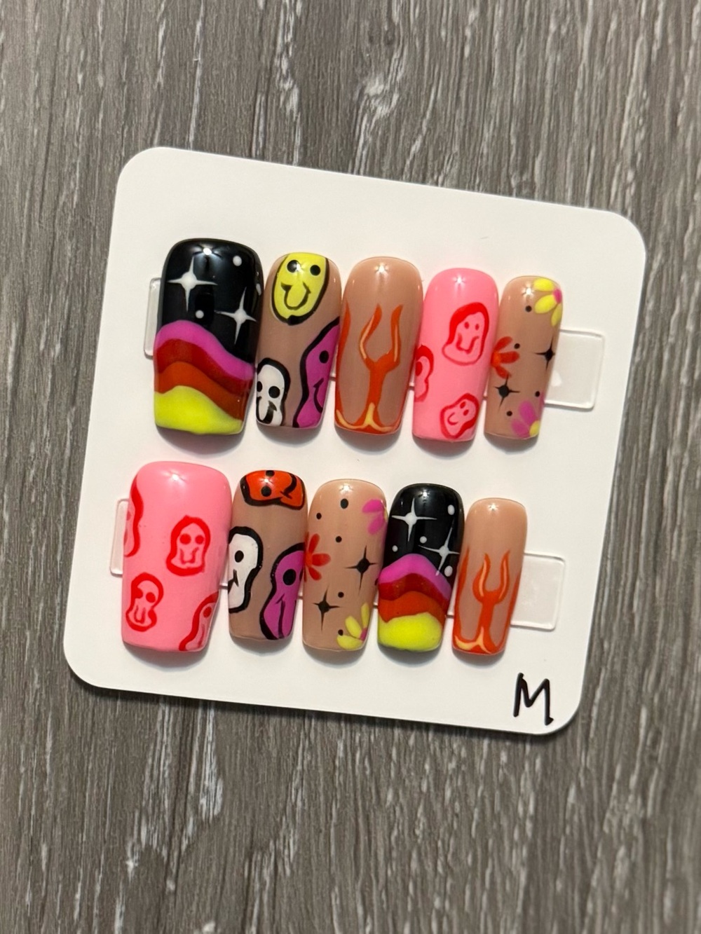 Vibrant Retro Smile Press-On Nail Set - Pink, Black & Neutral Mix